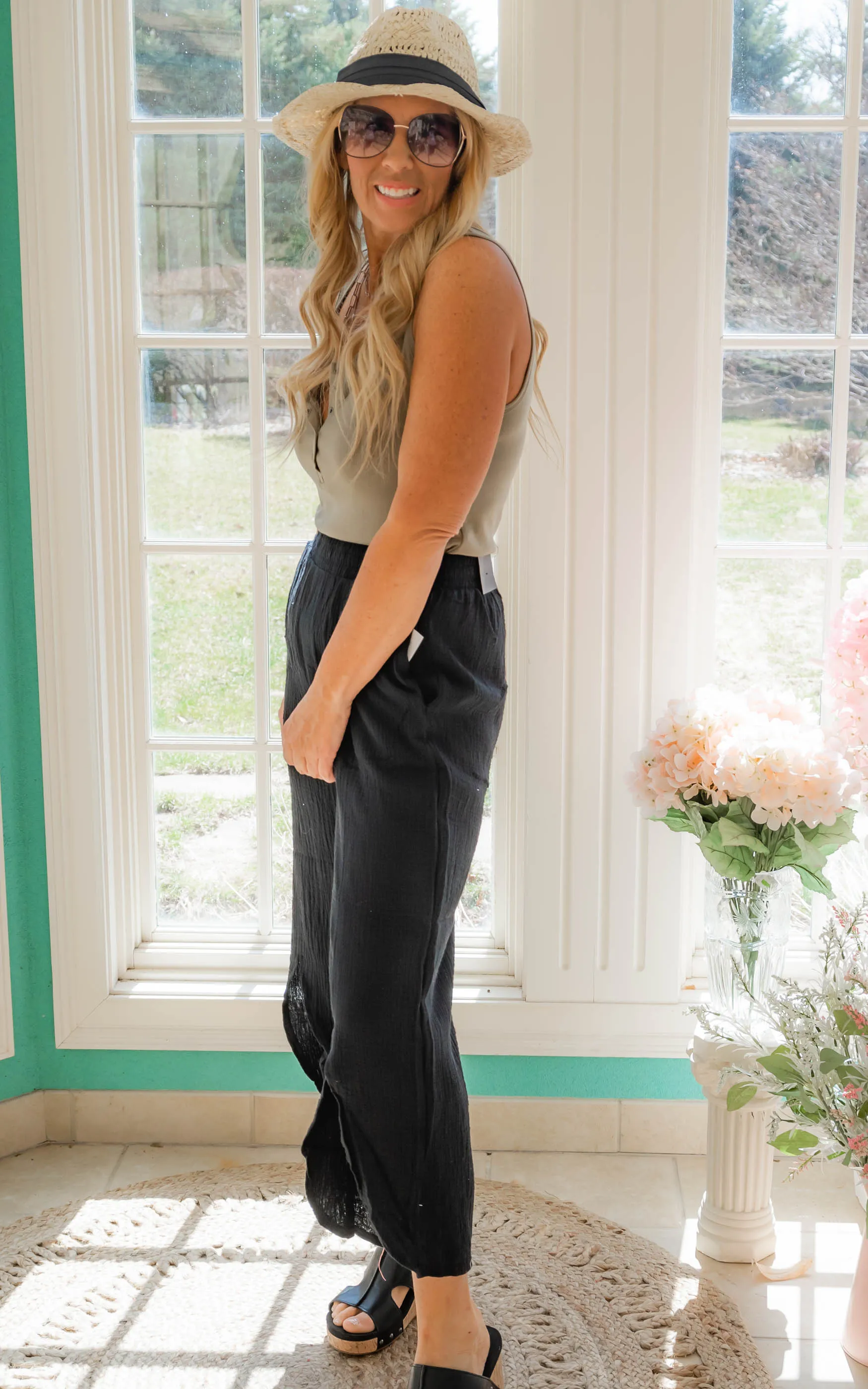 Black Gauze Wide Leg Cropped Capri
