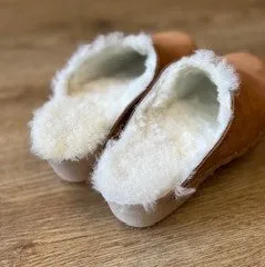 STUD SHEEPKIN LINED CLOG